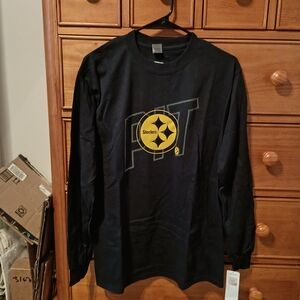 *NWT* Steelers Long Sleeve Tee. Size Medium.